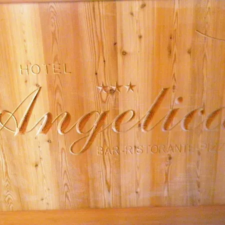 Angelica ليفينو