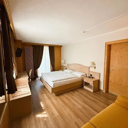 فندق Angelica 3*